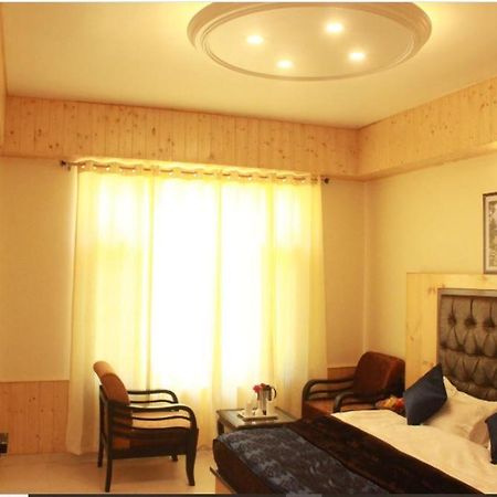 Hotel Bodh International Manāli Exteriér fotografie