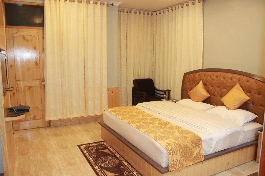 Hotel Bodh International Manāli Exteriér fotografie
